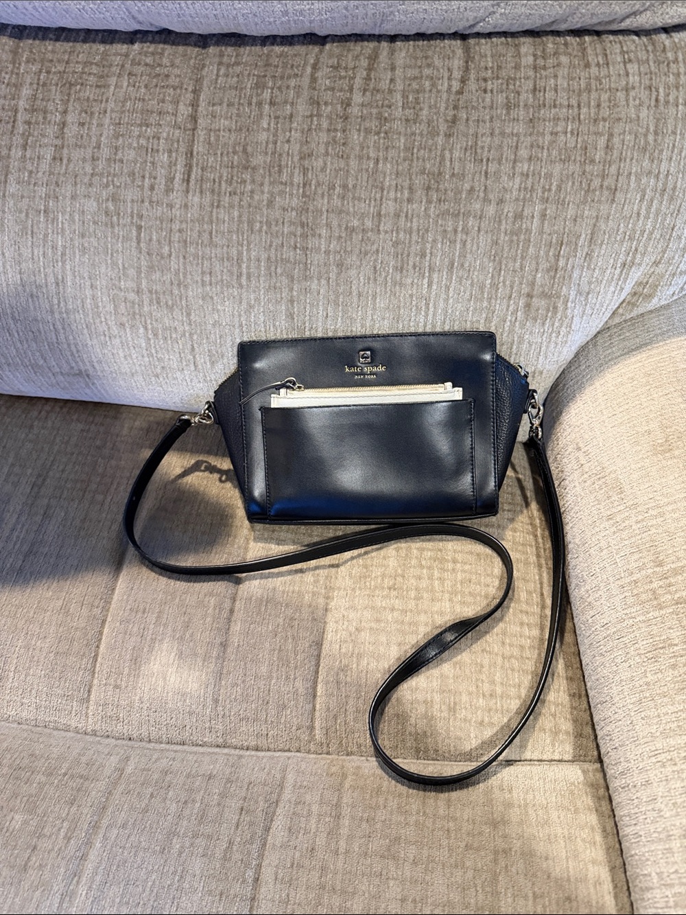 Kate Spade Hadley street Adela Leather Crossbody with Front Zipper Apx 9 by 7